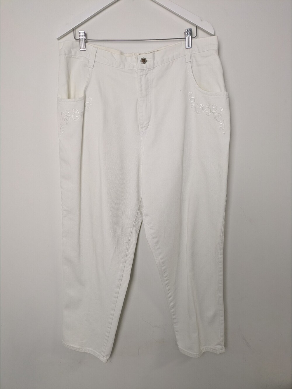 Vintage Only Denims Women's White High-Waisted Pleated Mom Jeans Size 18